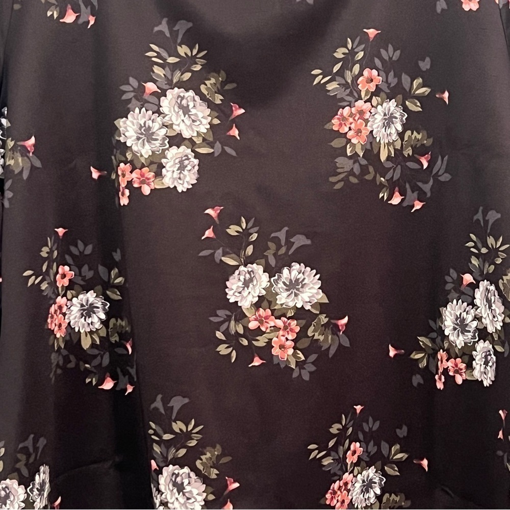 Violets & Roses Women's Square Neck Long Sleeve Floral Top Black Size XL NWT - Picture 10 of 10